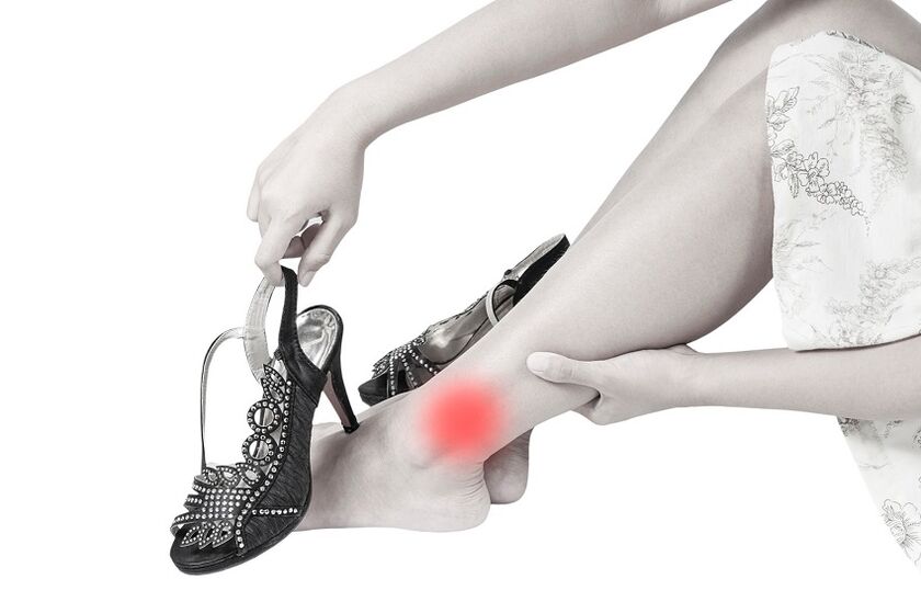 čiurnos sąnario skausmas dėl artrozės